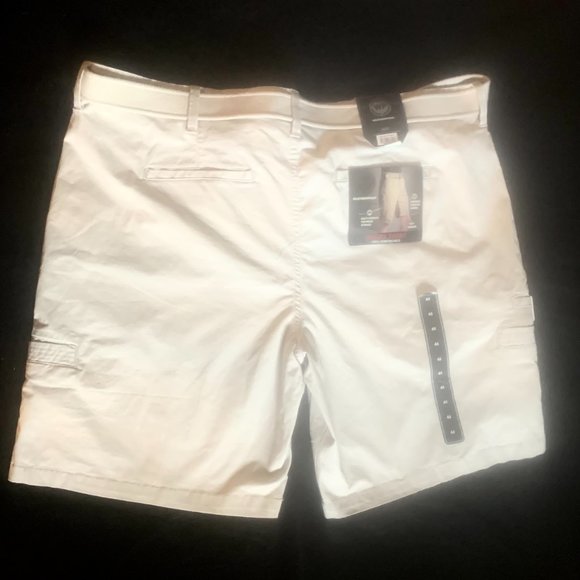 **NEW w/Tags**Weatherproof Stretch Fabric Shorts 44”W w/Cell Phone Pocket - Picture 9 of 9